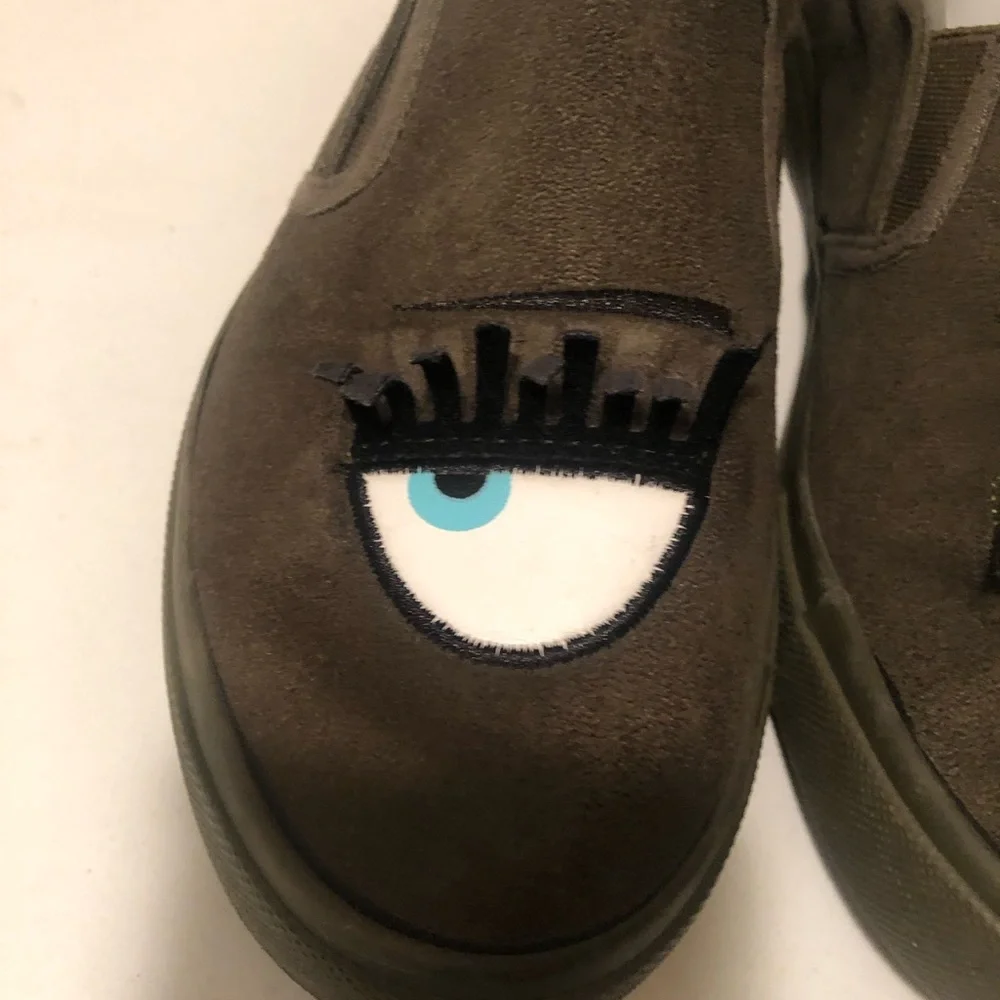 Via Pinky adorable shoes. Open and close eyes. - Picture 3 of 11